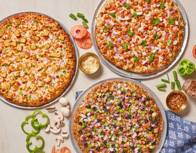 Image of three different Indian Pizza in Union City - Tandoori Pizza